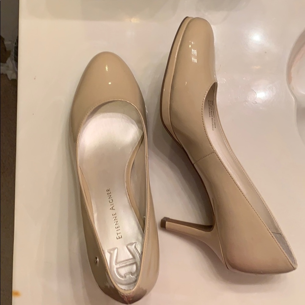 Etienne Aigner size 9 beige heels - like new!